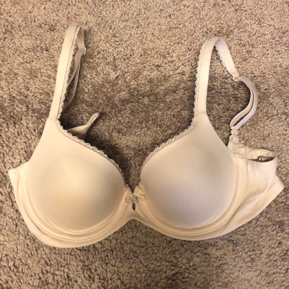 Victoria’s Secret Body by Victoria Lined Demi bra